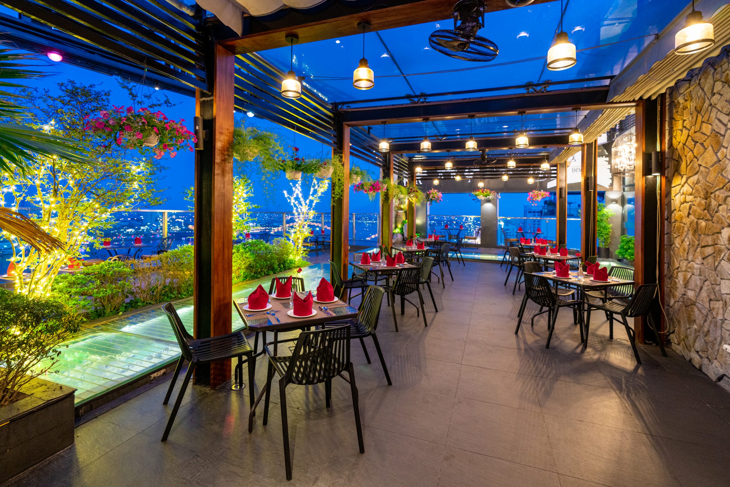 Brilliant Top Bar Da Nang