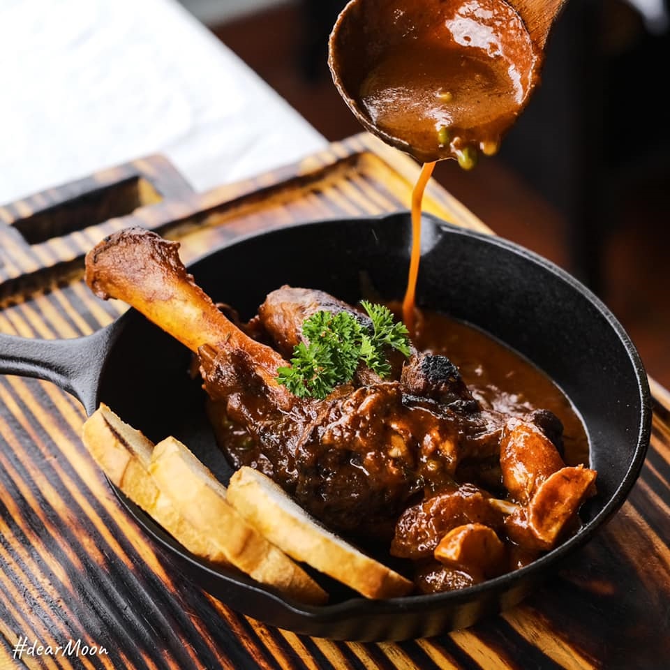 DearMoon dining Dalat