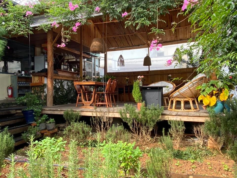 Nha Go - Wooden House Restaurant Dalat