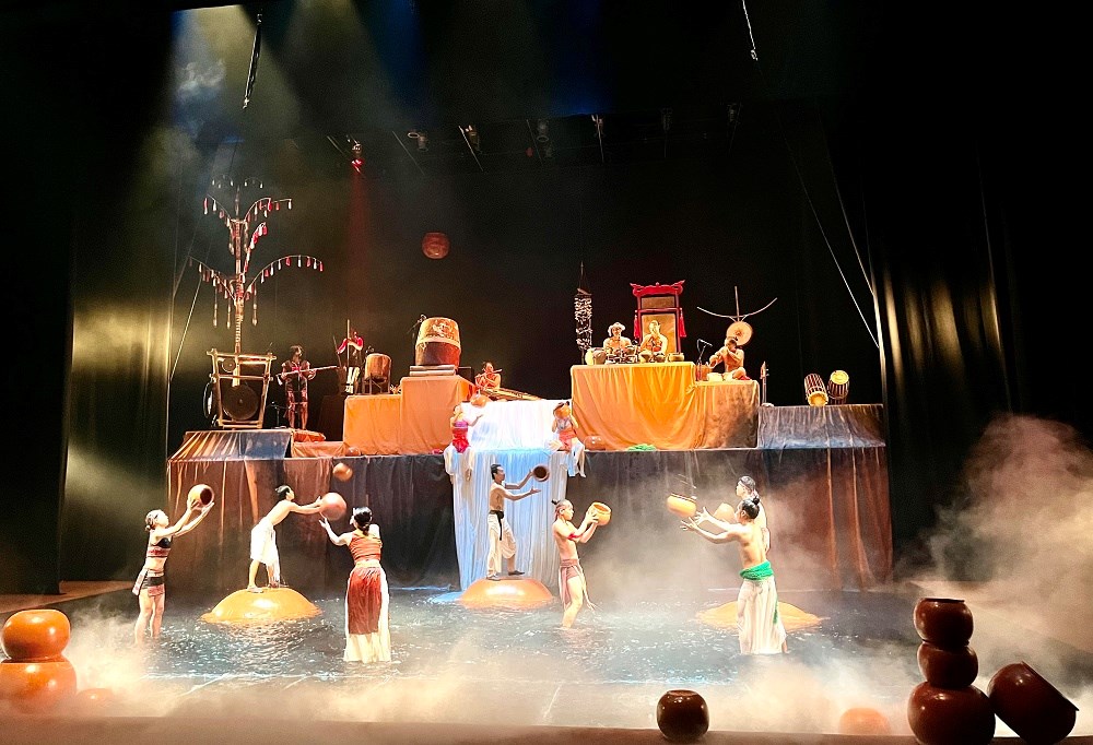 Chum Show &ndash; Nha Hat Do Nha Trang