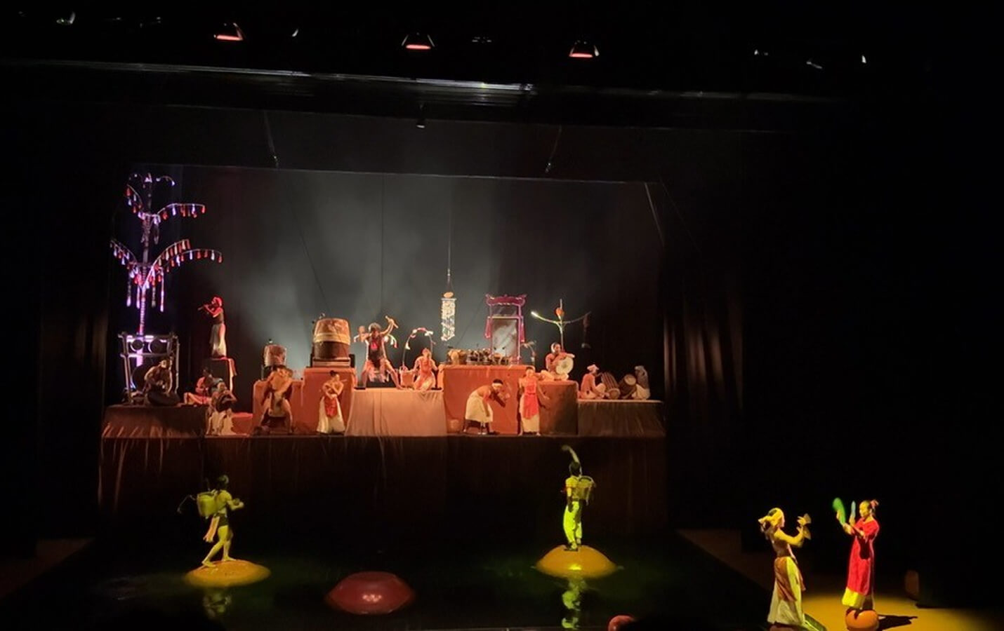 Chum Show &ndash; Nha Hat Do Nha Trang