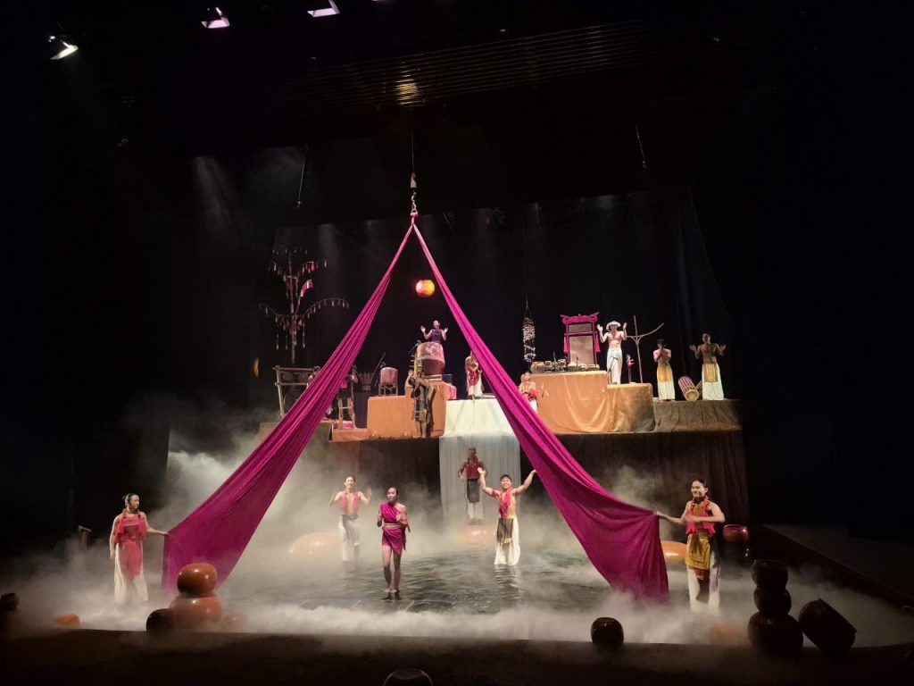 Chum Show &ndash; Nha Hat Do Nha Trang
