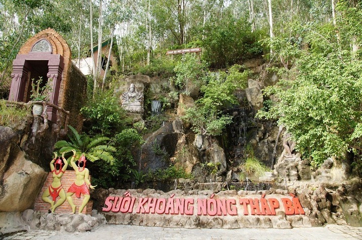 Thap Ba Hot Spring, Mud Baths and Po Nagar Temple in Nha Trang 