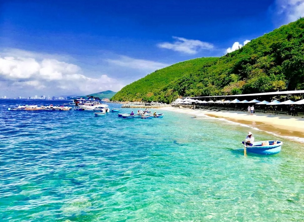 Vinh San Ho & Tranh Beach Daily Tour in Nha Trang