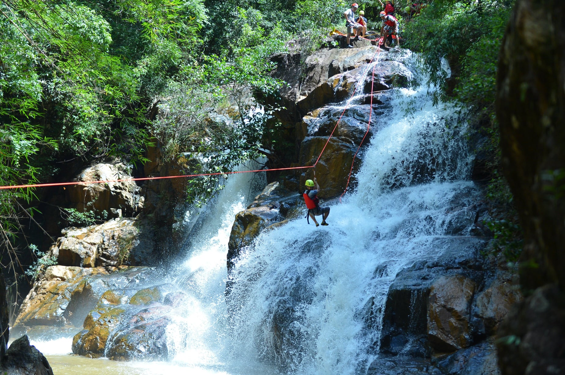 달랏에서 캐녀닝을 시도해야 하는 5가지 이유 5 reasons to try canyoning in Da Lat