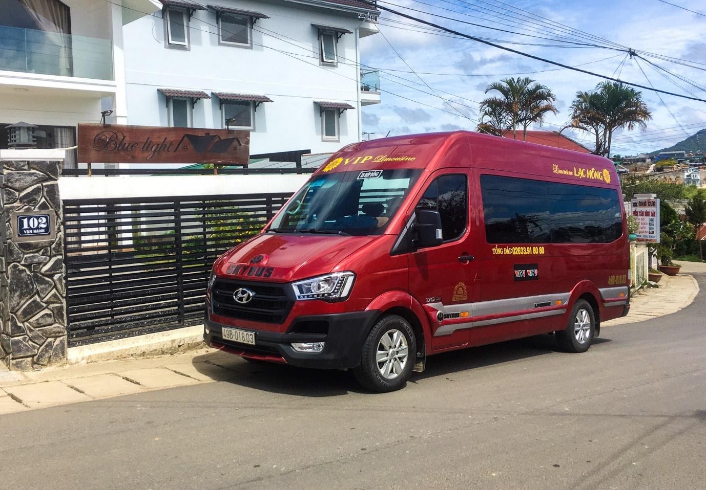 [9-seater limousine] Ho Chi Minh City Tour 