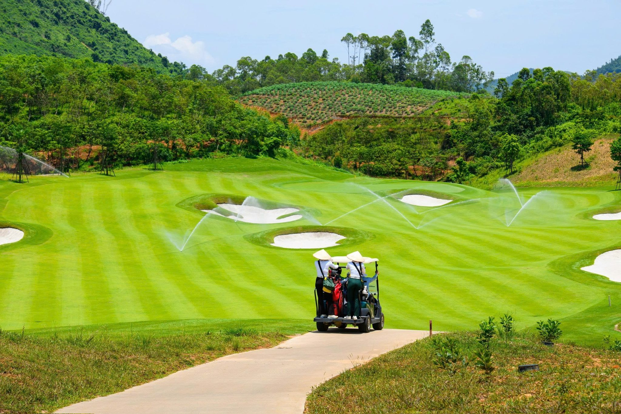 Van Lang Empire T&T Golf Club