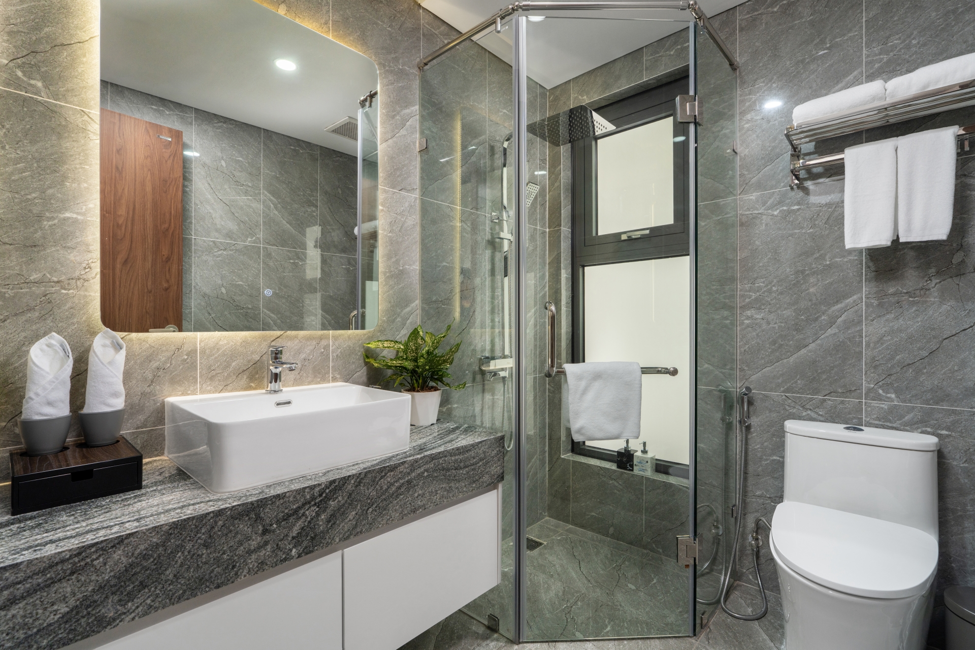 Aravelle Suites Hotel