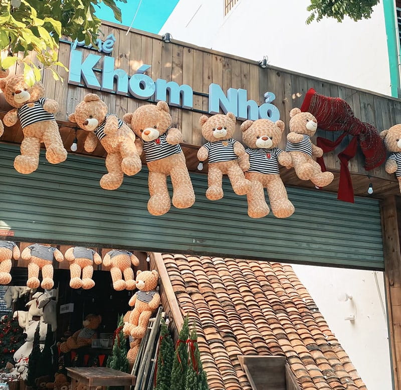 'Khom Nho’ 책카페-고소한 음료수를 즐기고 재미있게 독서할 수 있는 나트랑카페 추천