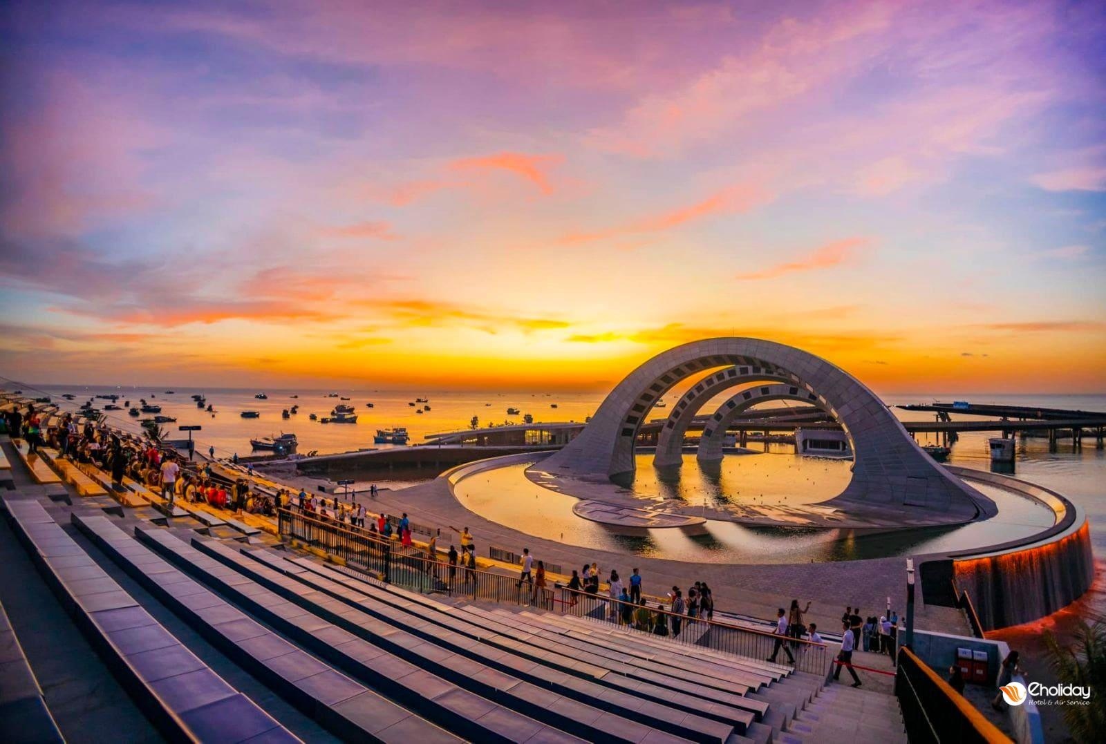 Kiss of the Sea Show – Sunset Town Phu Quoc