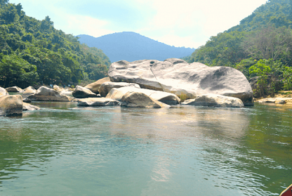 Quy Nhơn day tour: Quang Trung museum, Ham Ho ecotourism, Banh it tower
