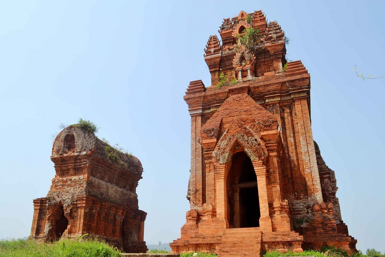 Quy Nhơn day tour: Quang Trung museum, Ham Ho ecotourism, Banh it tower