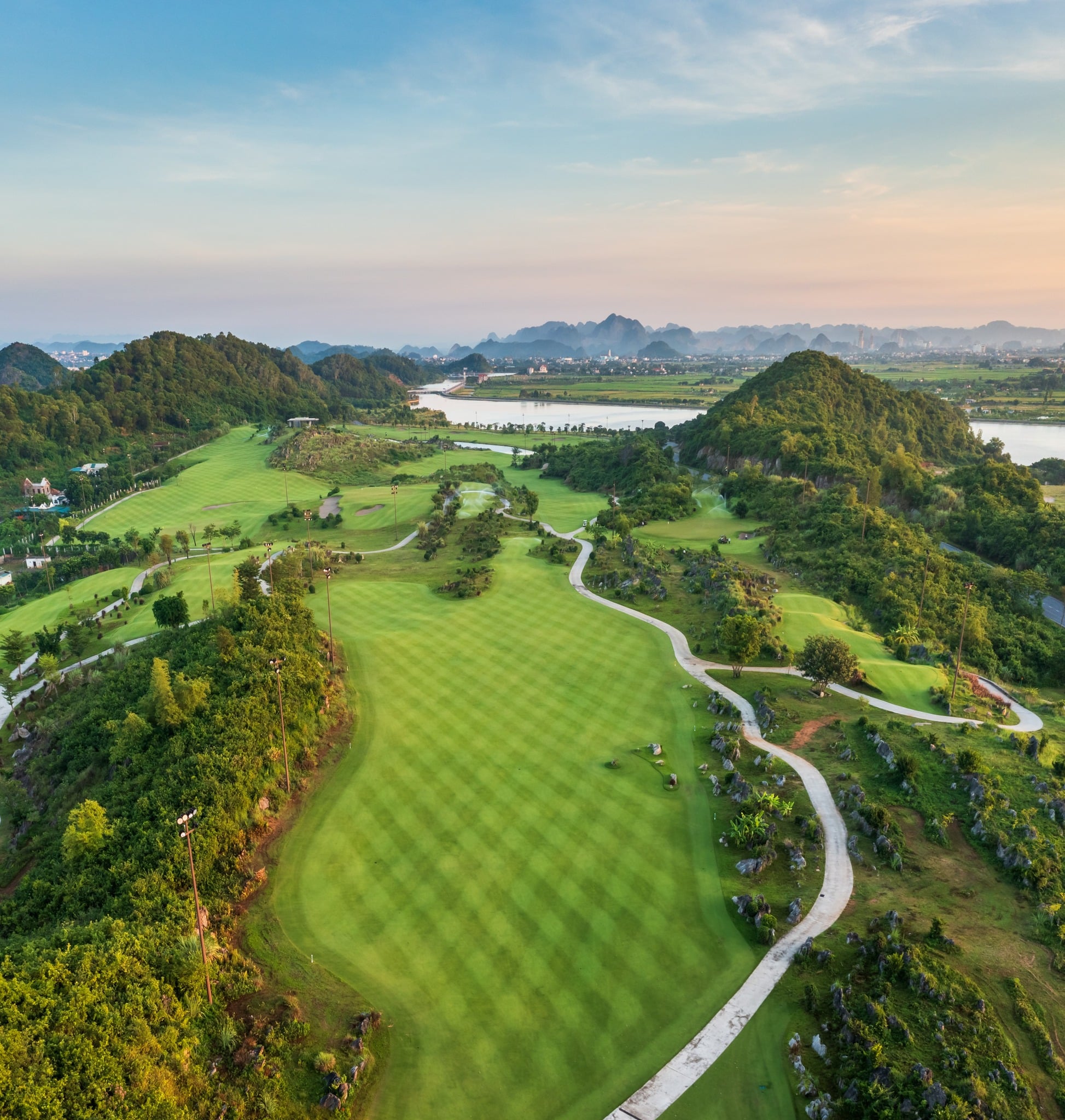 닌빈에서 즐기는 완벽한 하노이골프여행, 2개 명품 골프장과 세계문화유산 투어